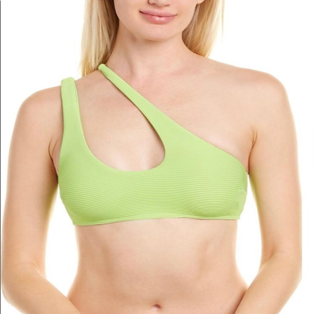 TWIIN Twisted asymmetric crop